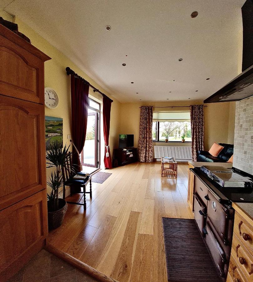 Tinahely Yellow Heights Country House מראה חיצוני תמונה